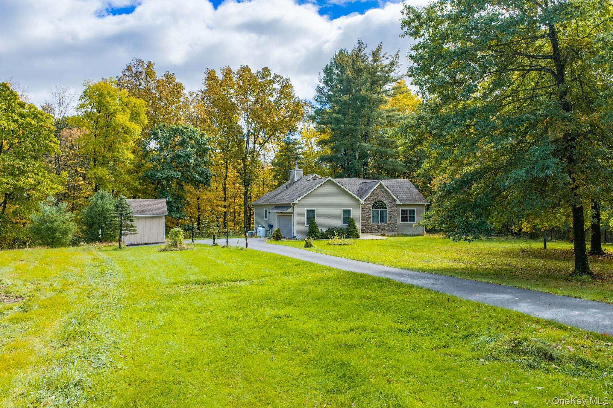 576 Burlingham Road – For Sale photo 4