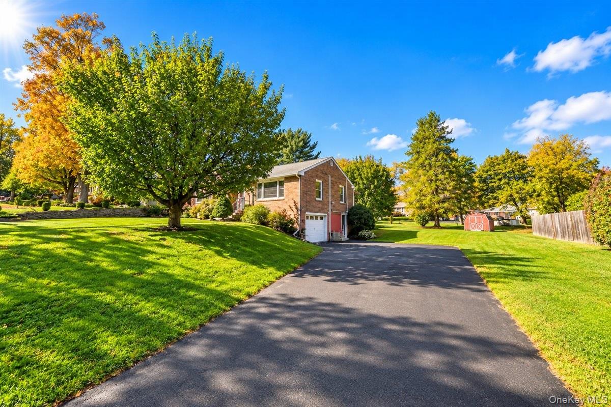 8 Mark Street – For Sale photo 2