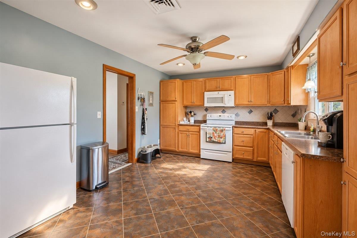 8 Mark Street – For Sale photo 10
