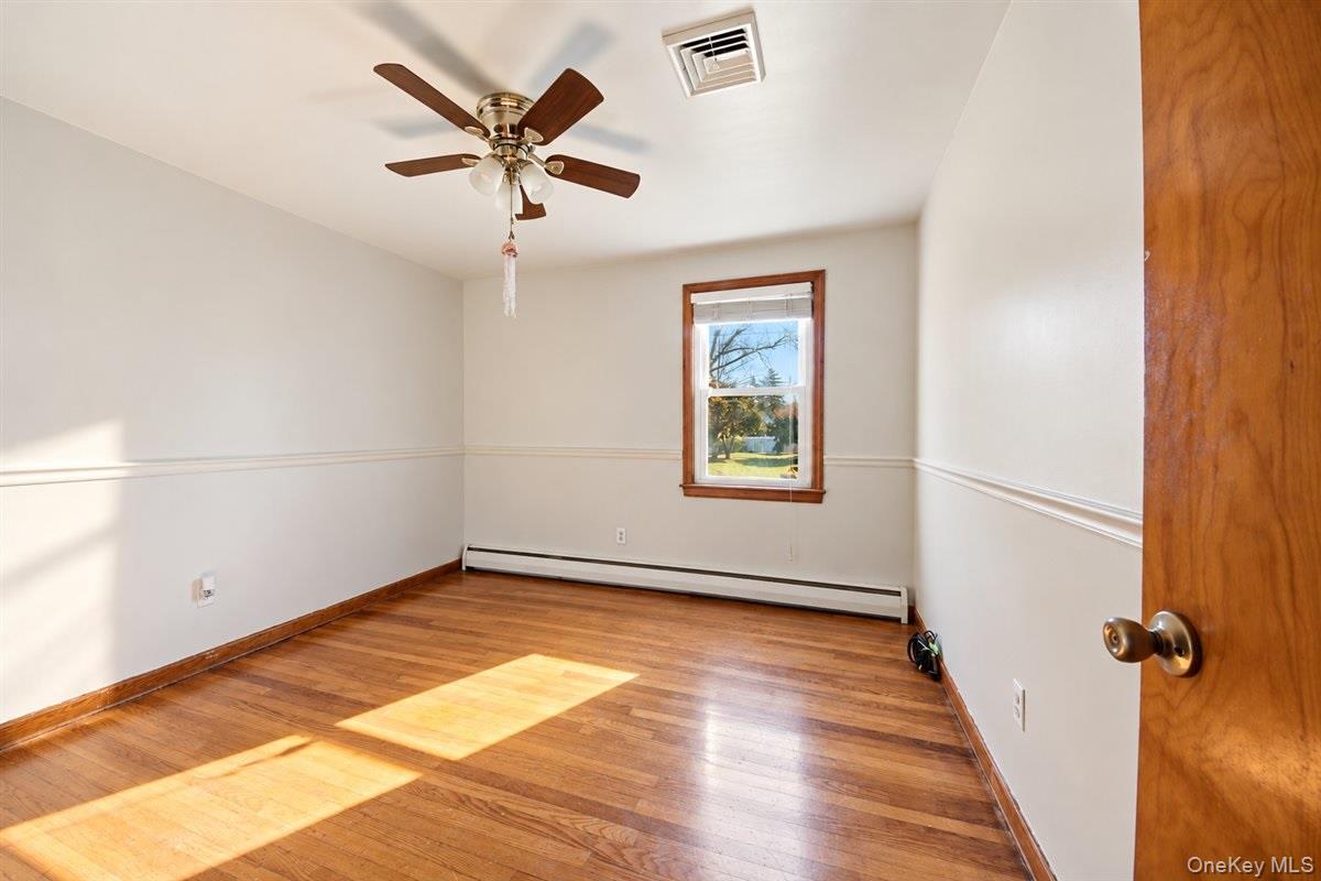 8 Mark Street – For Sale photo 13