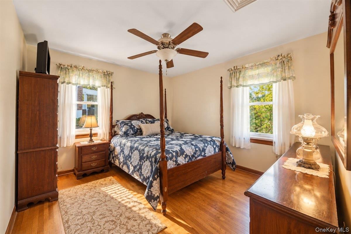 8 Mark Street – For Sale photo 11