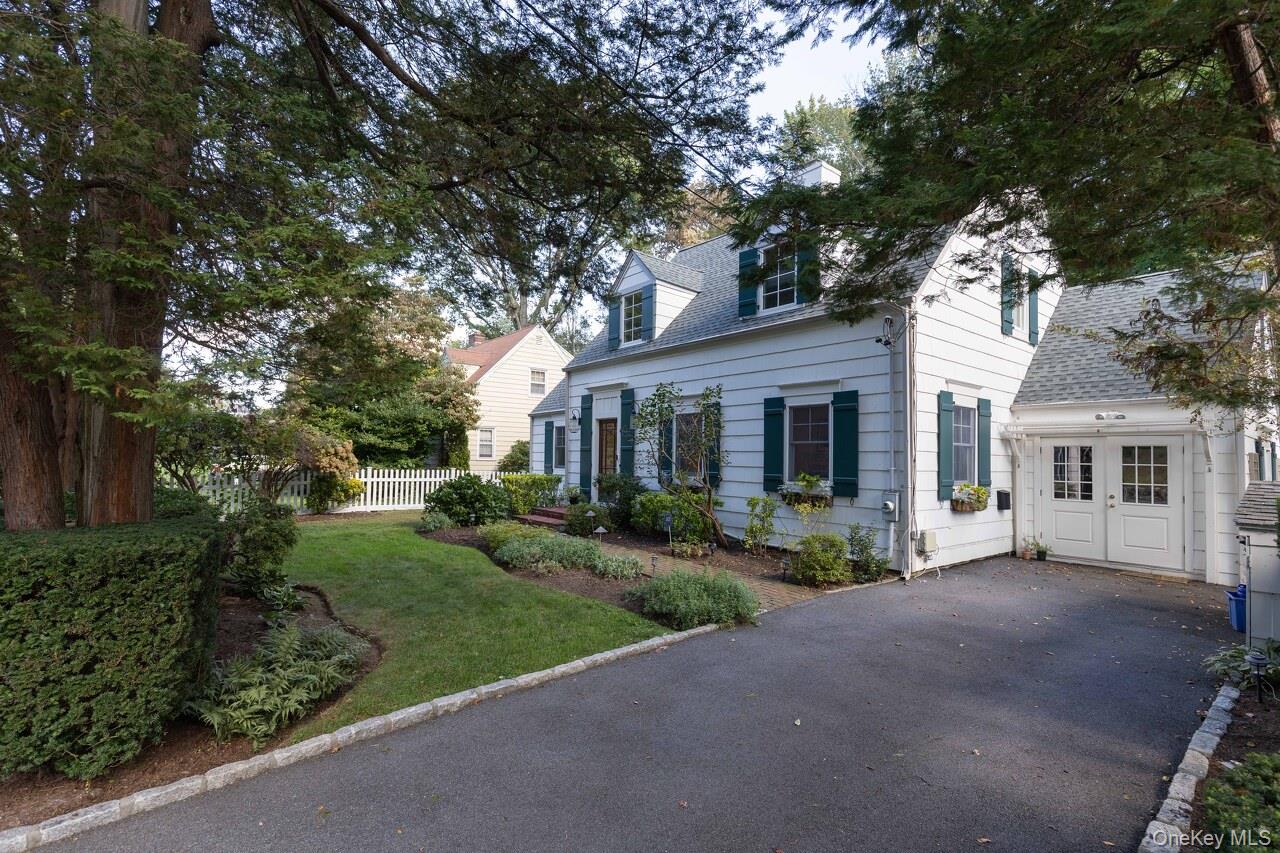 7 Knollwood Drive – For Sale photo 2