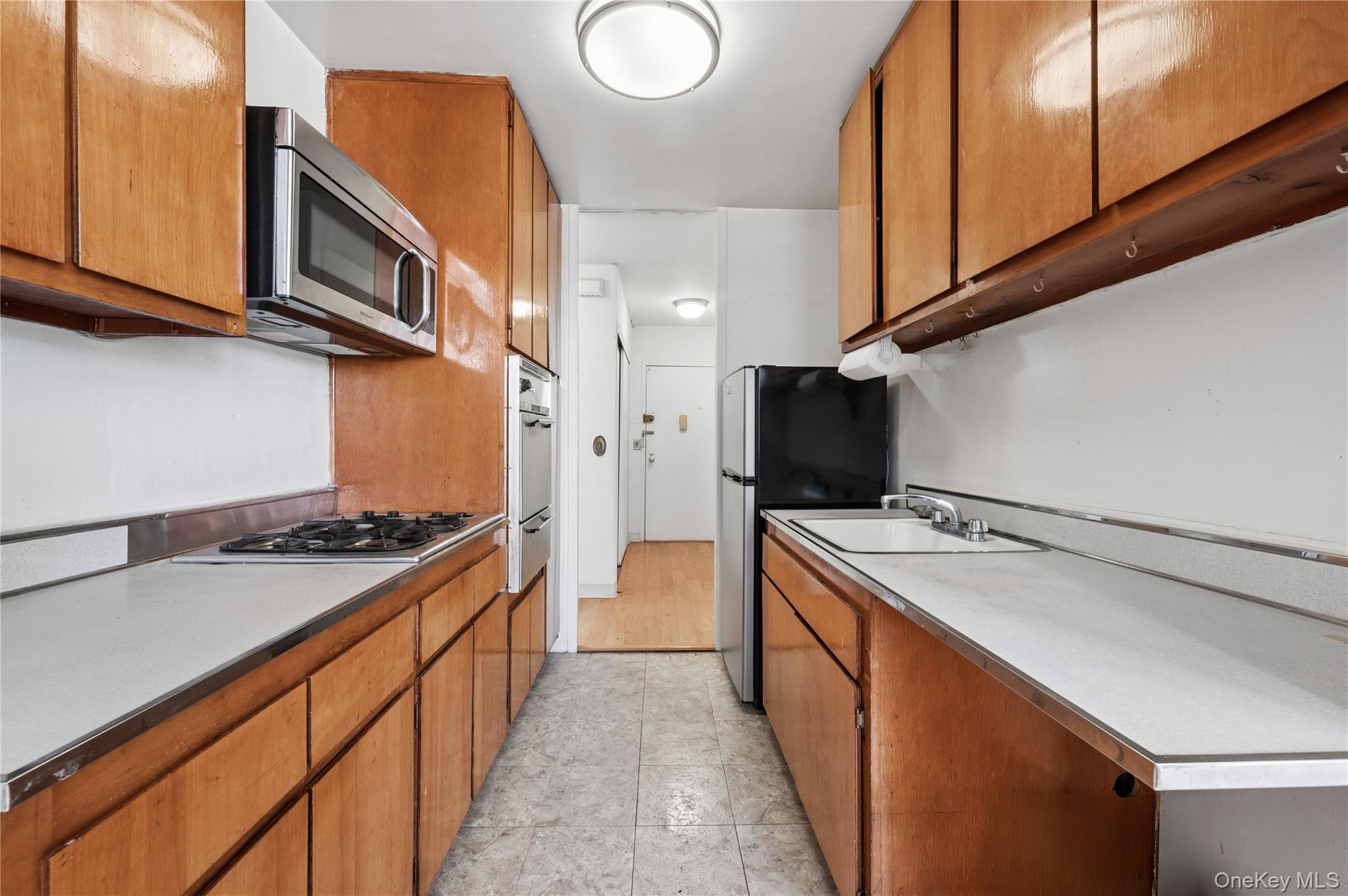 880 Boynton Avenue, Unit 9A photo 4