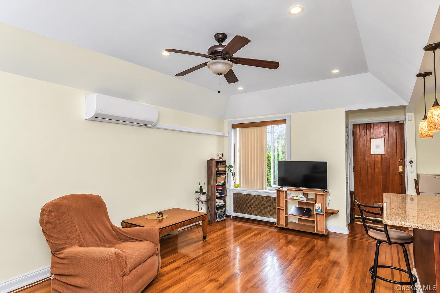 66-43 Alderton Street – For Sale photo 7