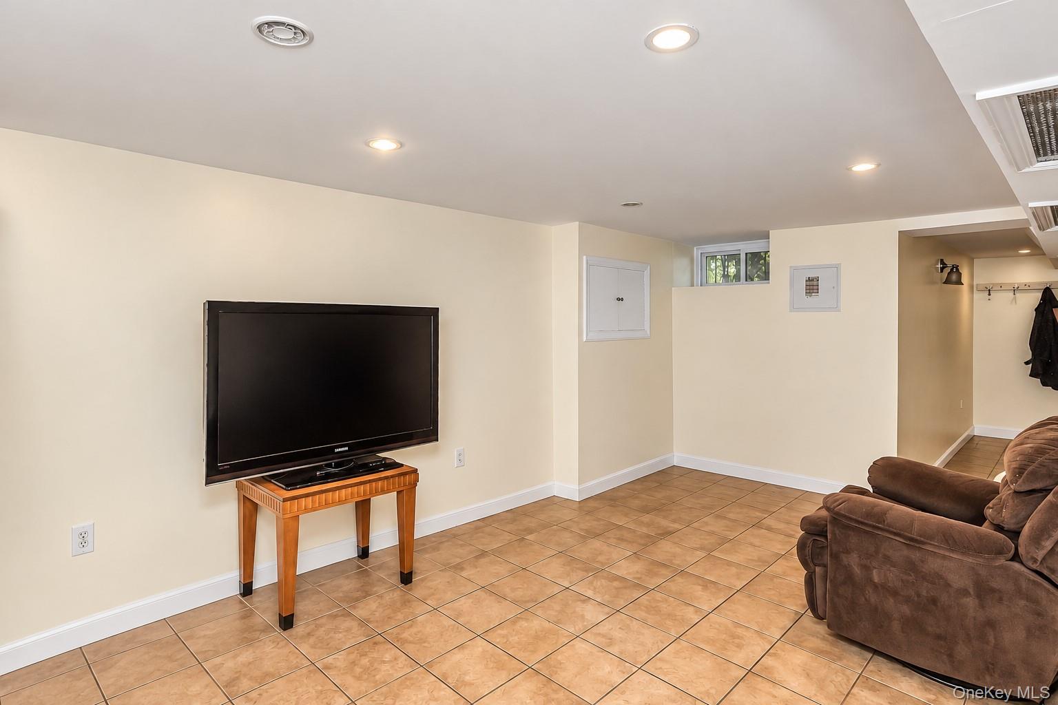 66-43 Alderton Street – For Sale photo 19