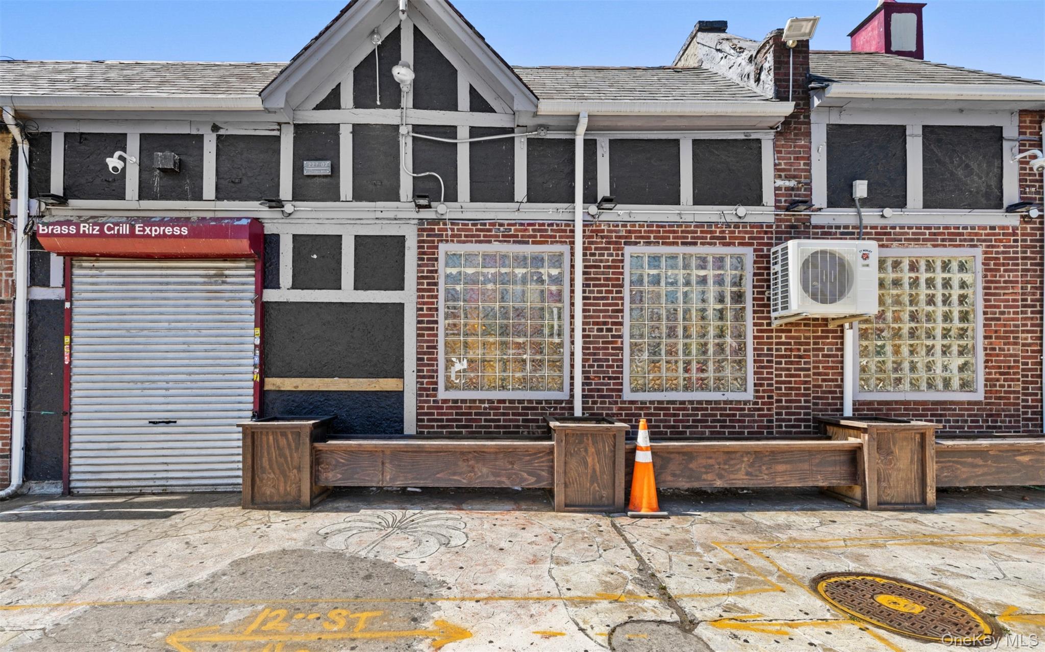 227-02 Linden Boulevard – For Sale photo 3