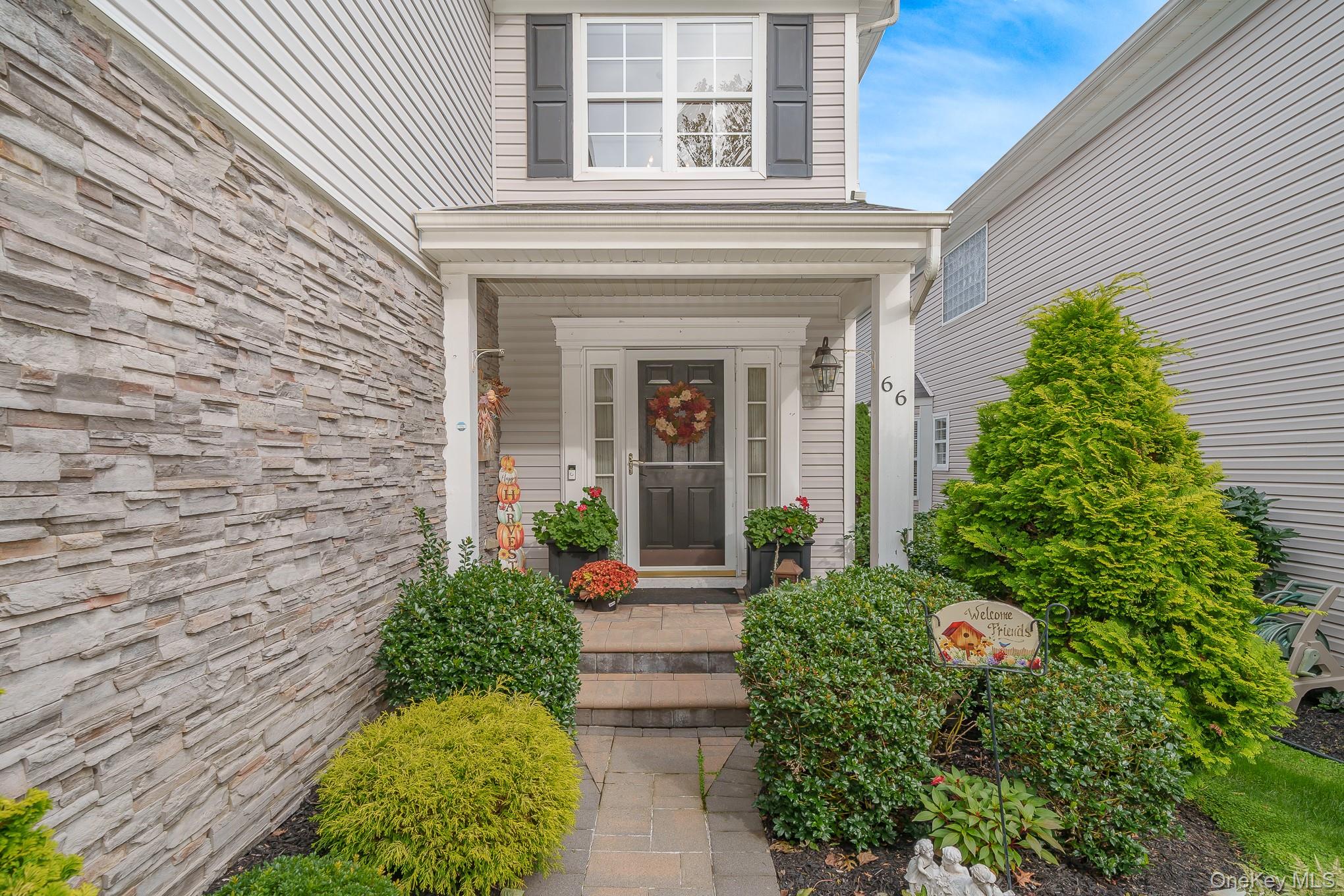 66 Kate Circle – For Sale photo 2