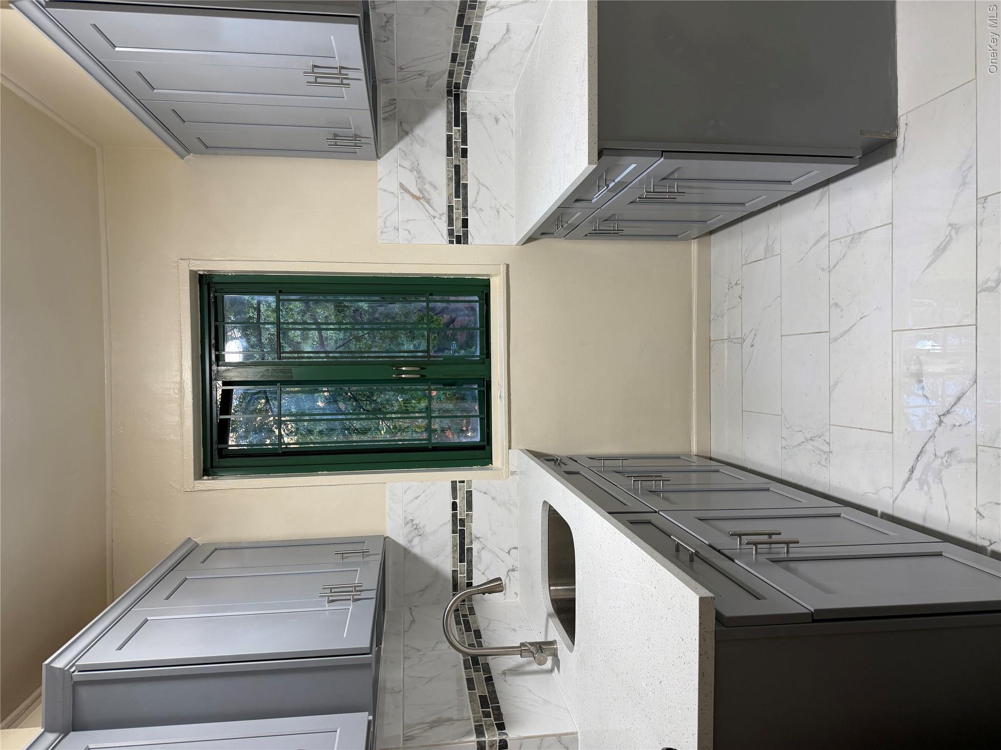 1595 Metropolitan Avenue, Unit 3B