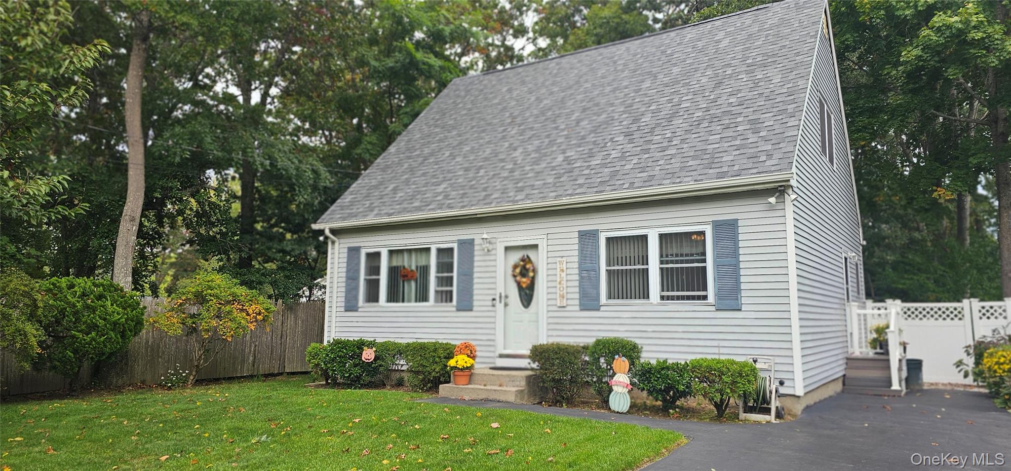243 Wavecrest Drive – For Sale photo 2