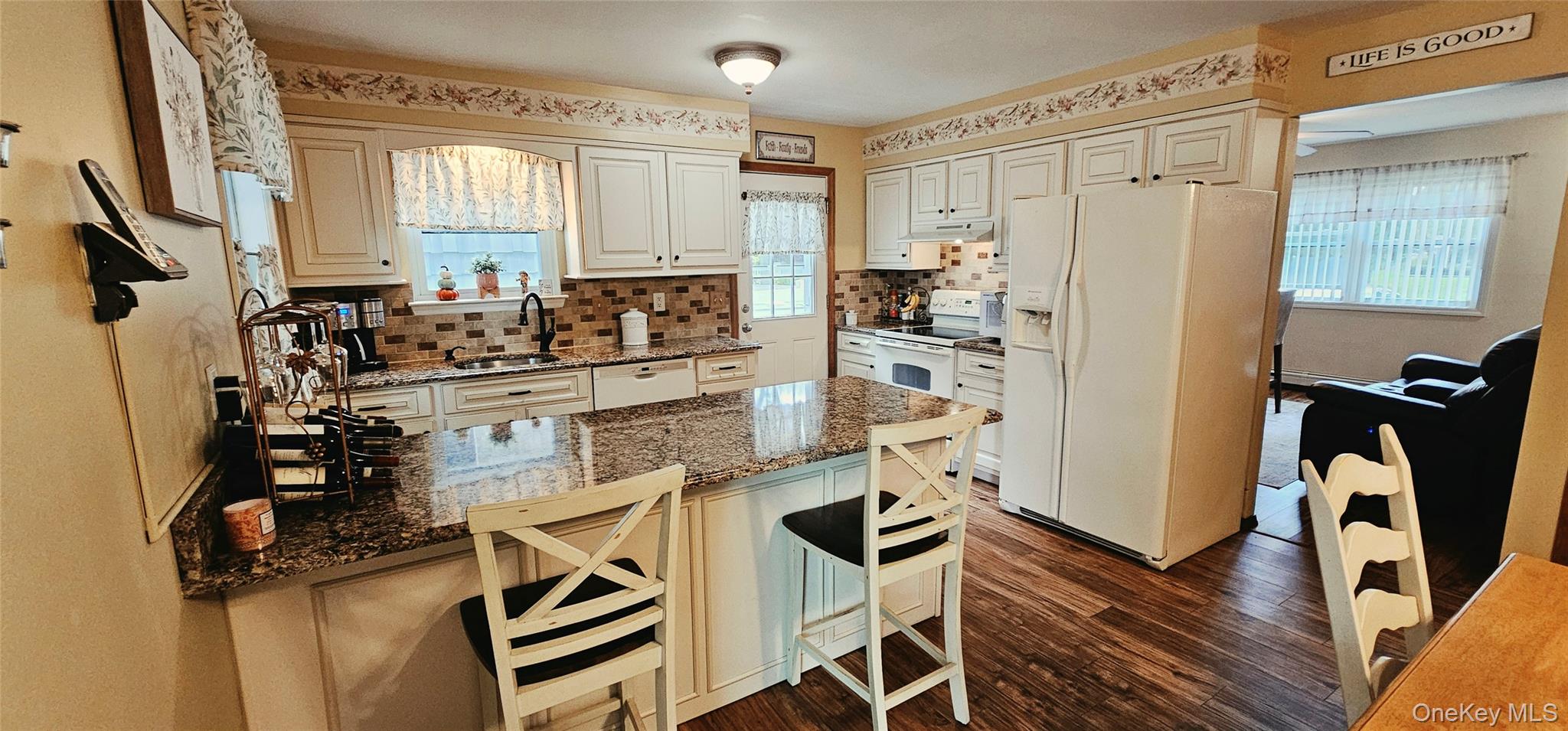 243 Wavecrest Drive – For Sale photo 4