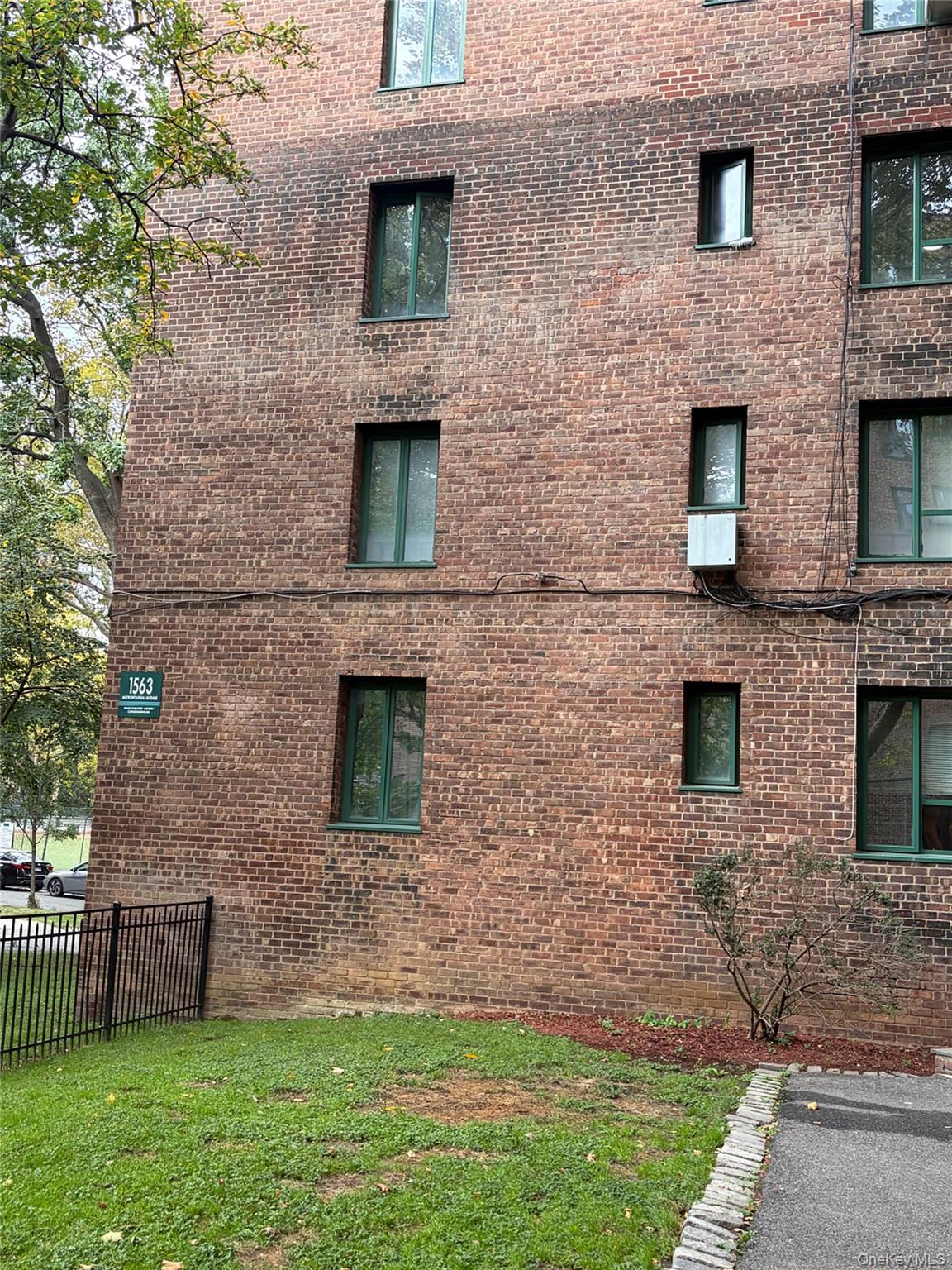 1563 Metropolitan Avenue, Unit ME photo 7