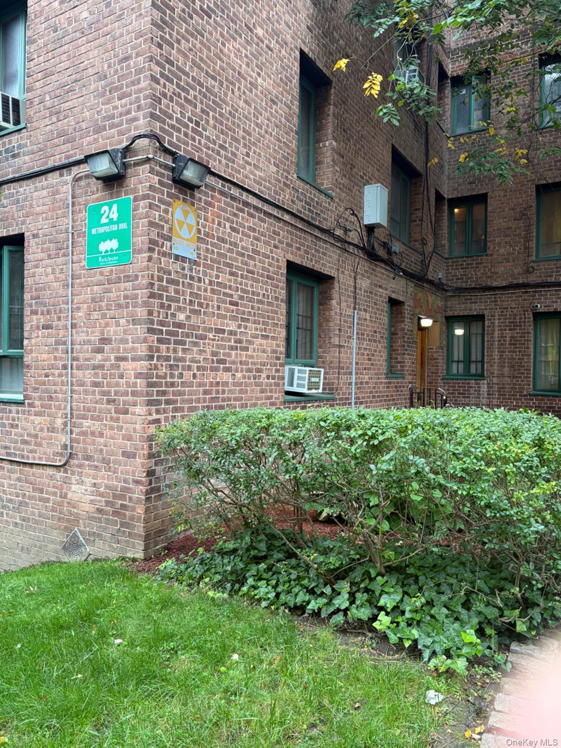 24 Metropolitan Oval, Unit 2D photo 9