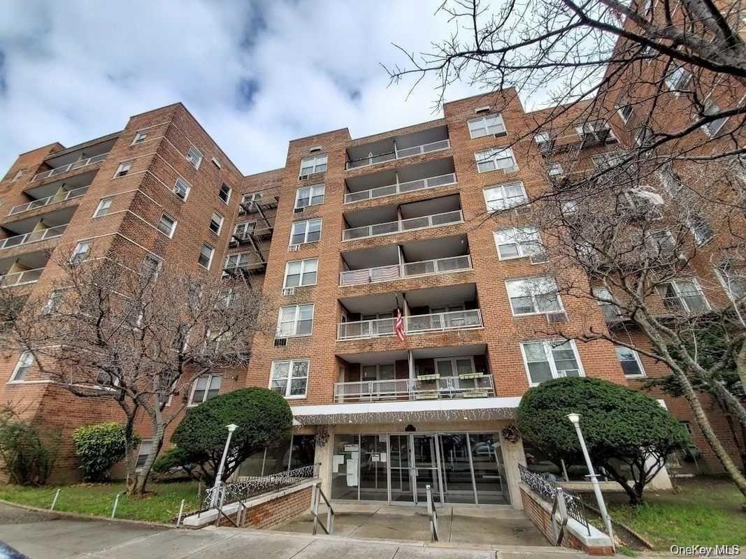 60-11 Broadway, Unit 5E