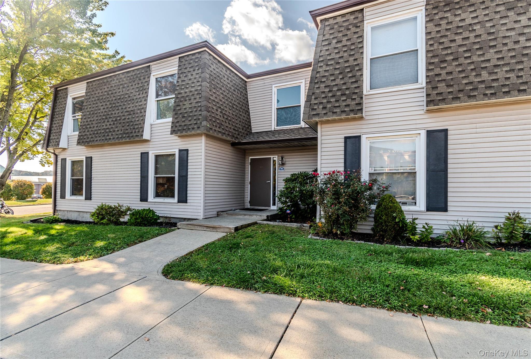 166 Rinaldi Boulevard, Unit A photo 3