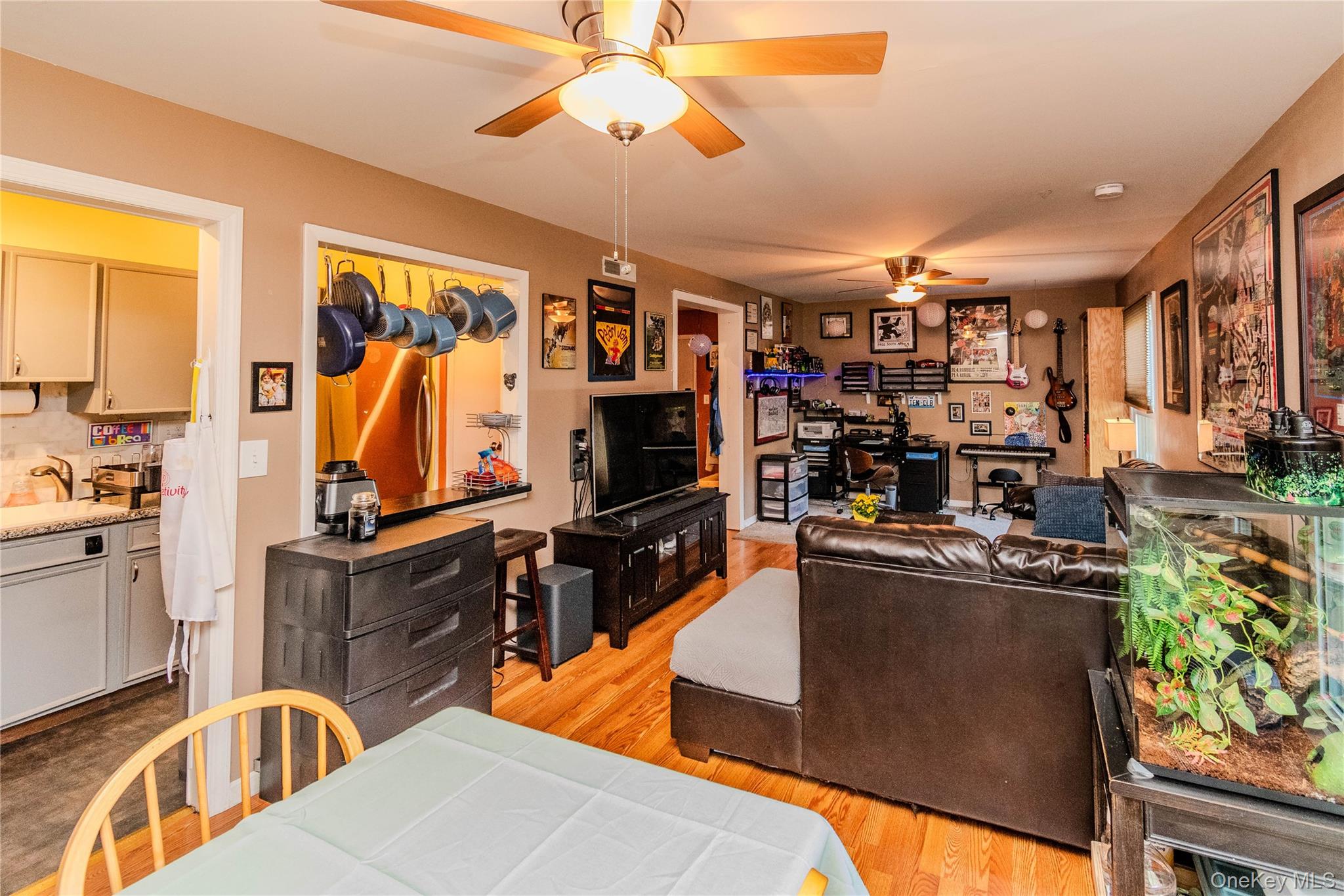 166 Rinaldi Boulevard, Unit A photo 8