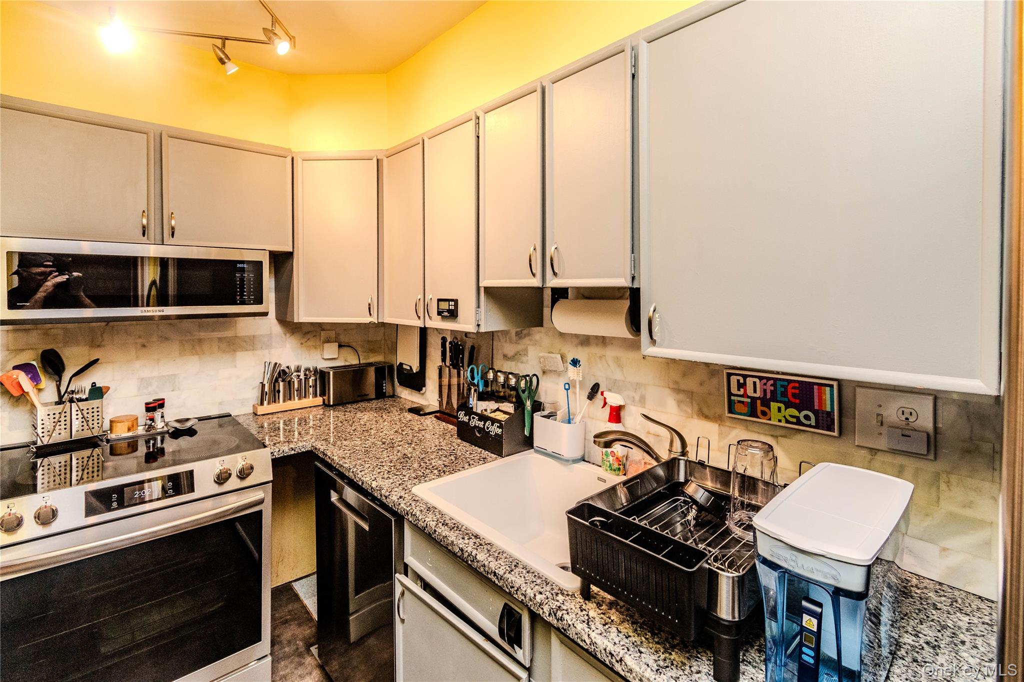 166 Rinaldi Boulevard, Unit A photo 11