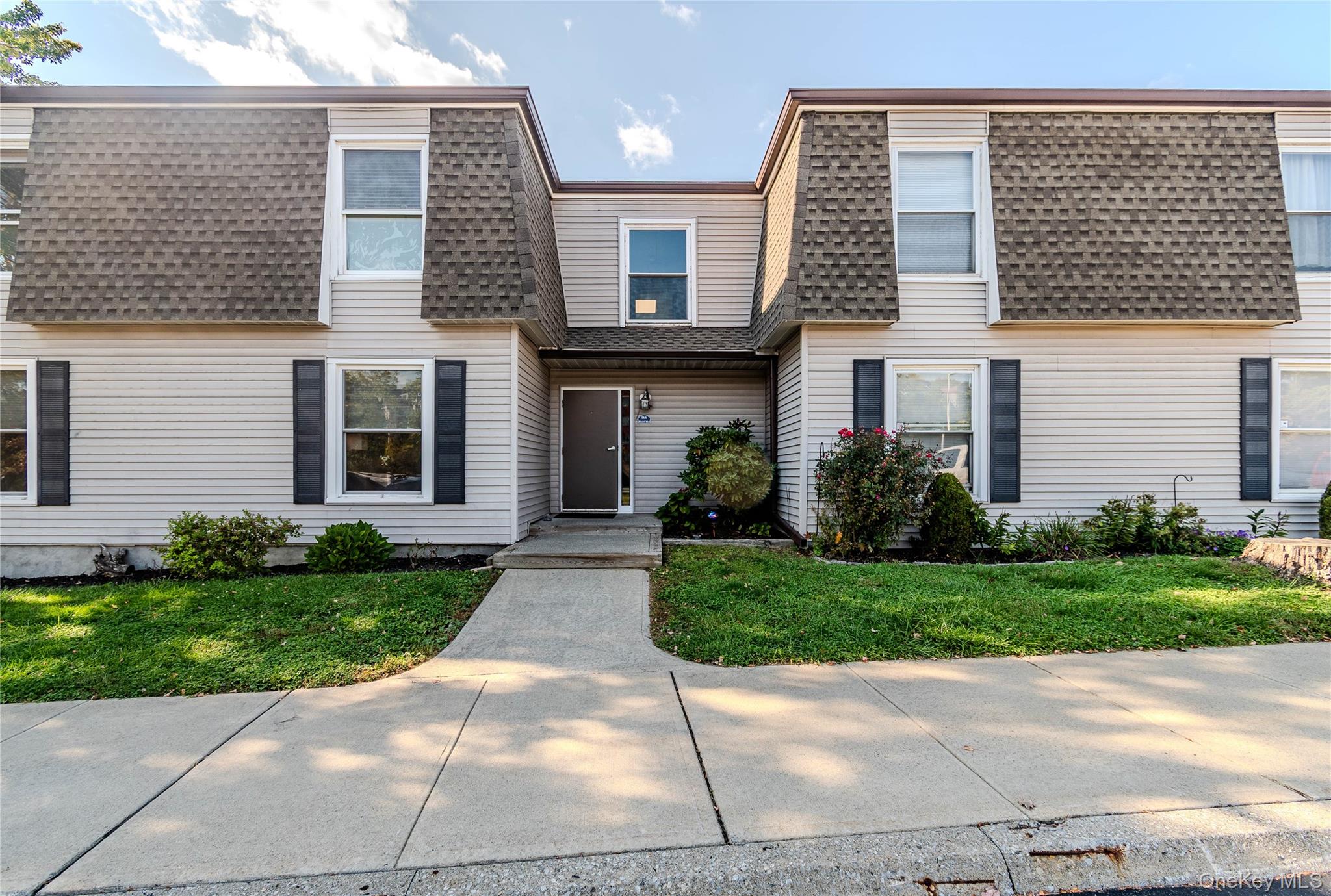 166 Rinaldi Boulevard, Unit A photo 2