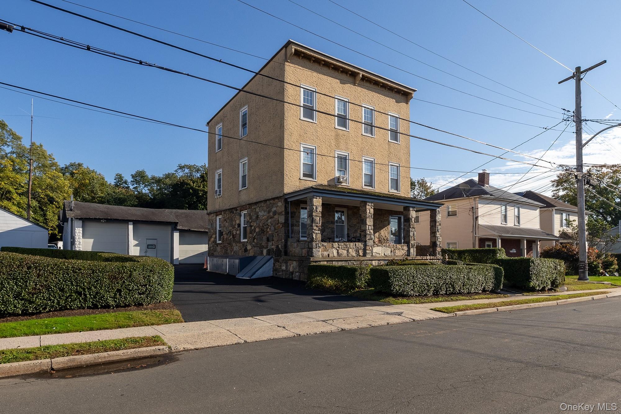 18 Woodside Avenue, Unit 3 photo 2