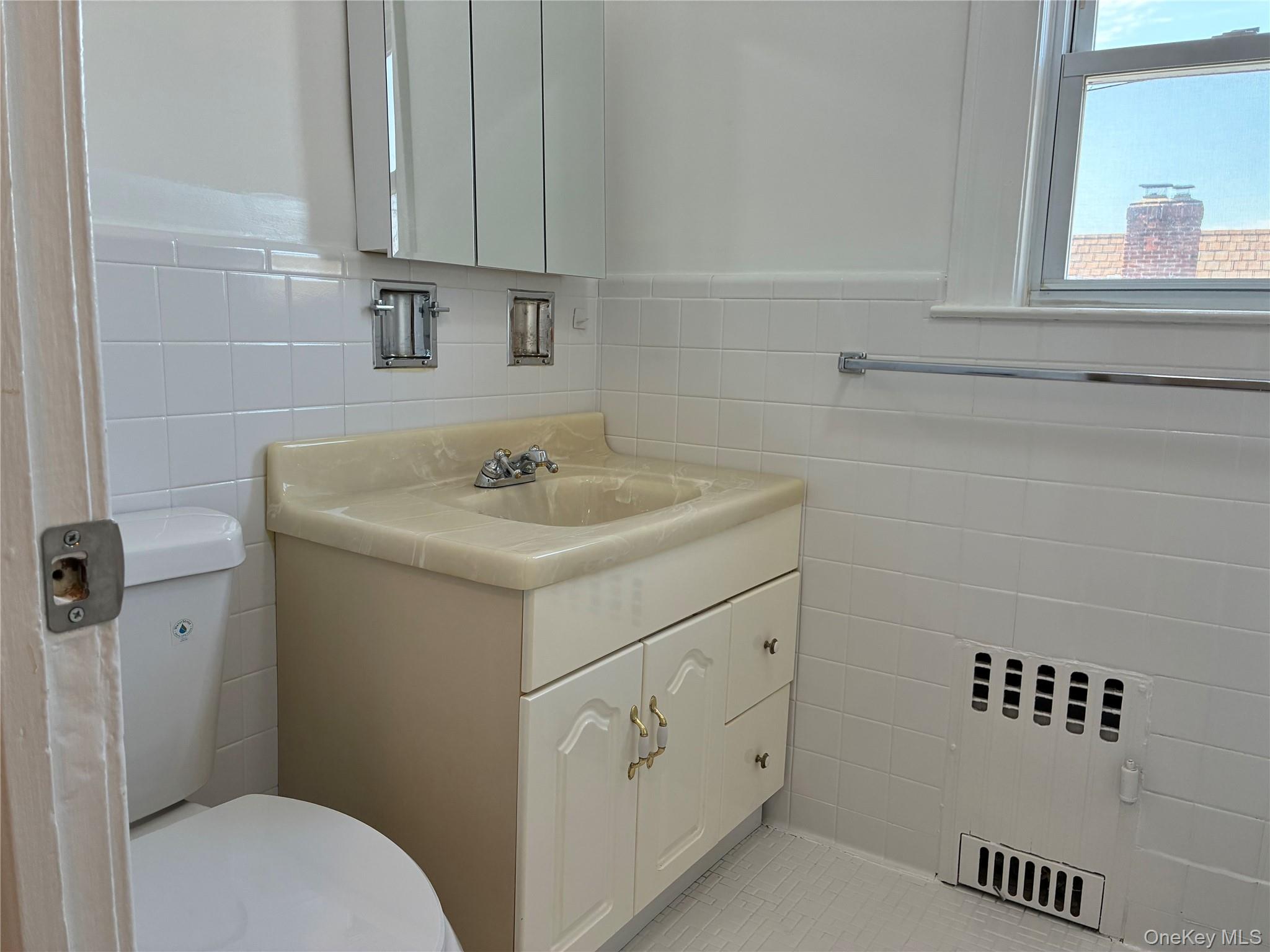 4634 Iris Lane – For Sale photo 10