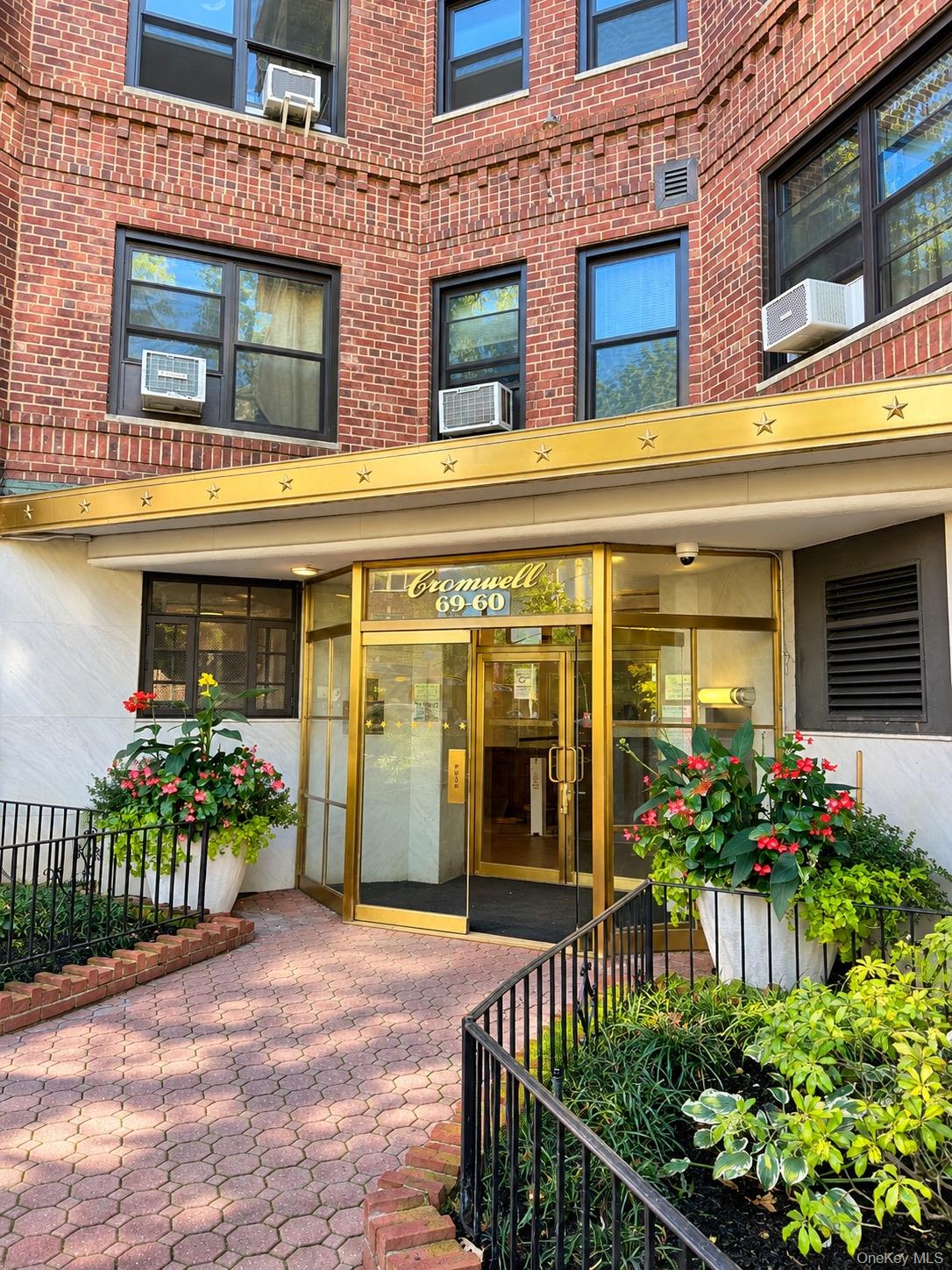 69-60 108th Street, Unit 519 photo 2