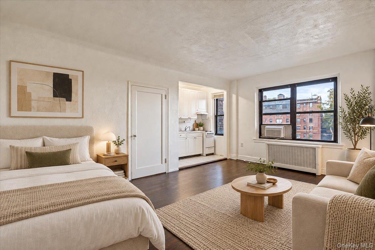 141 Woodmere Boulevard, Unit 3C