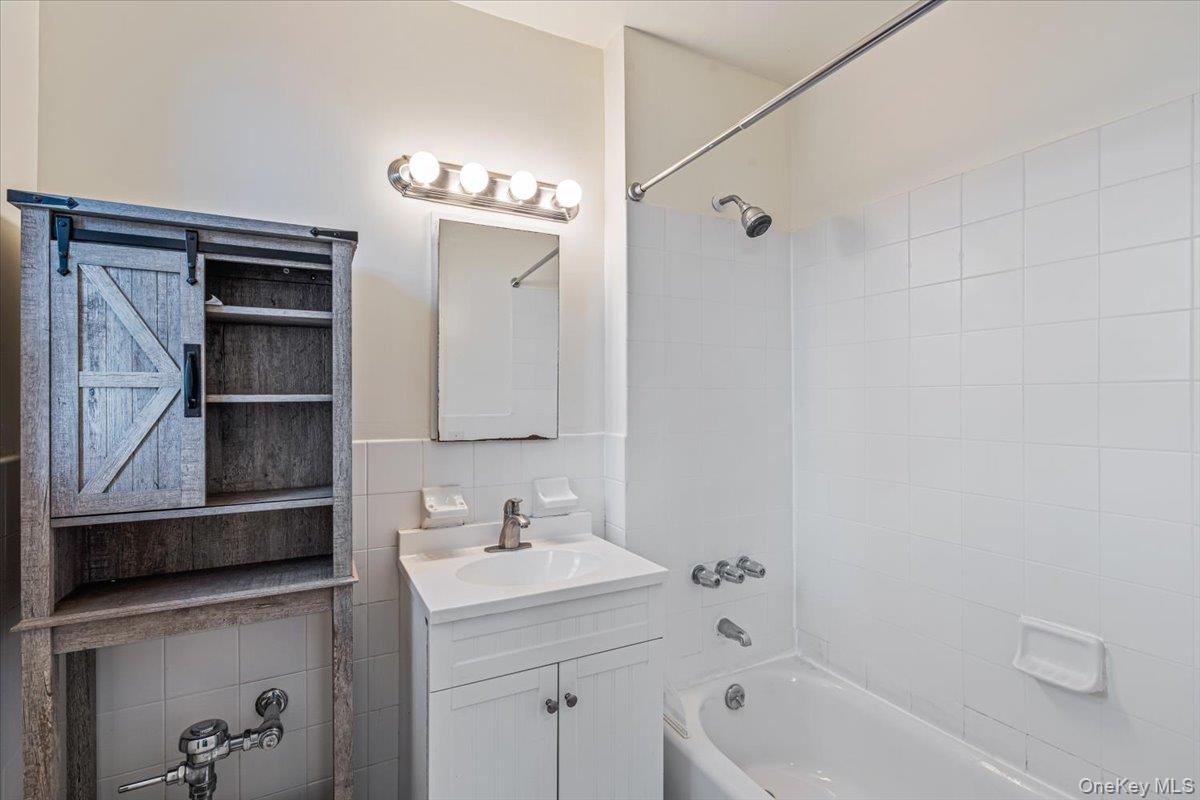 141 Woodmere Boulevard, Unit 3C photo 9