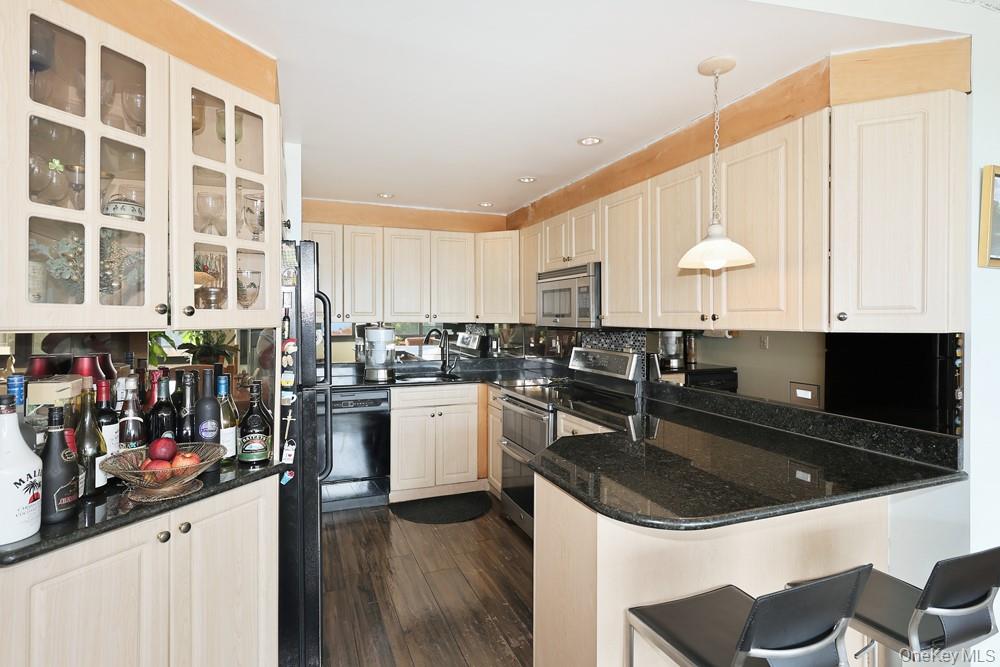10-34 166th Street, Unit 9D photo 17