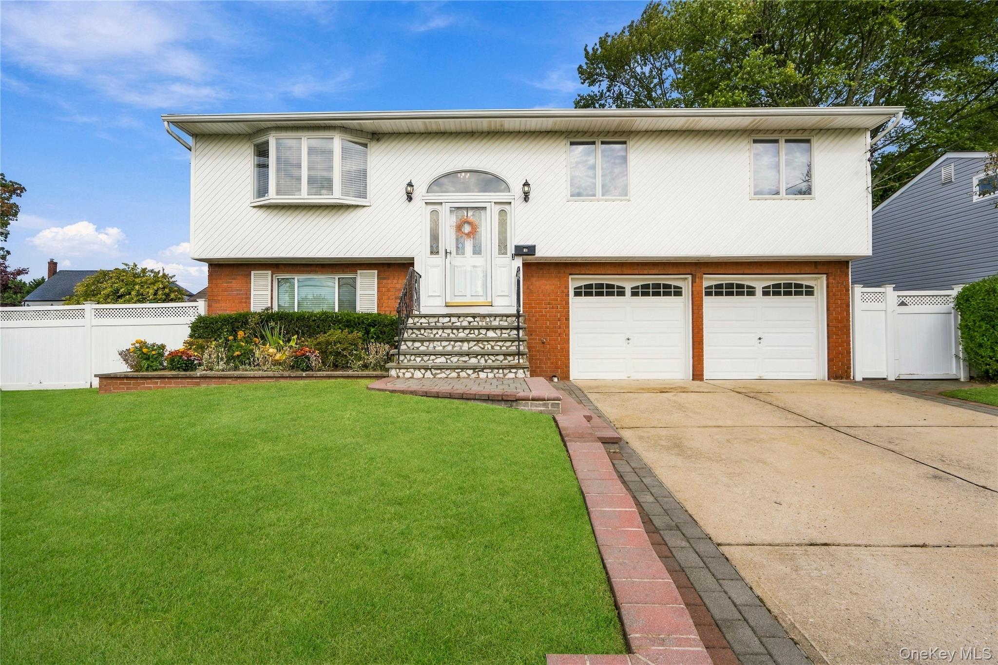 34 Knoll Street – For Sale