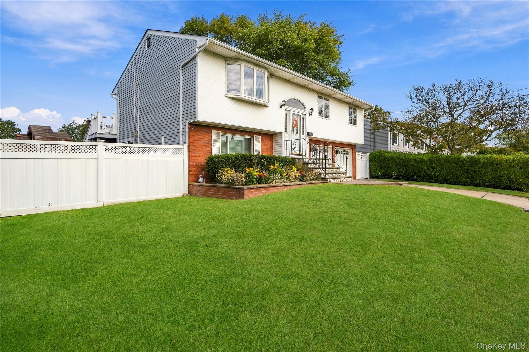34 Knoll Street – For Sale photo 2