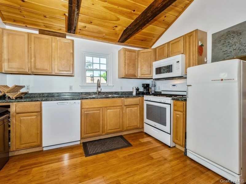 19 Annan Street – For Rent photo 8