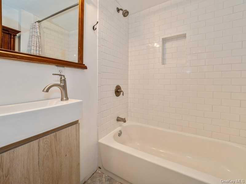 19 Annan Street – For Rent photo 11