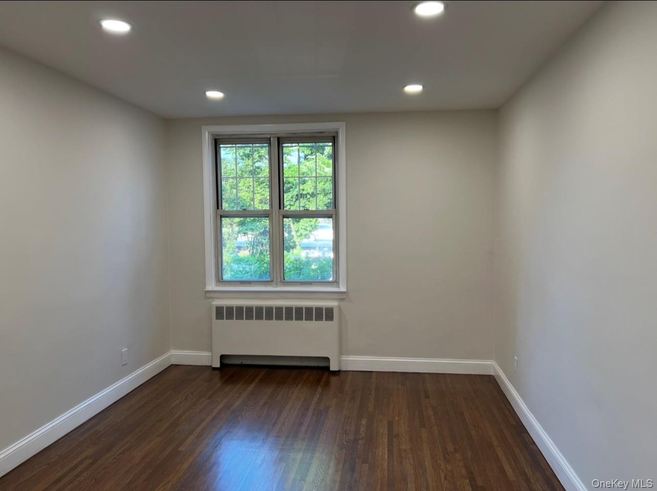 3227 Bruckner Boulevard, Unit Floor 1 photo 4