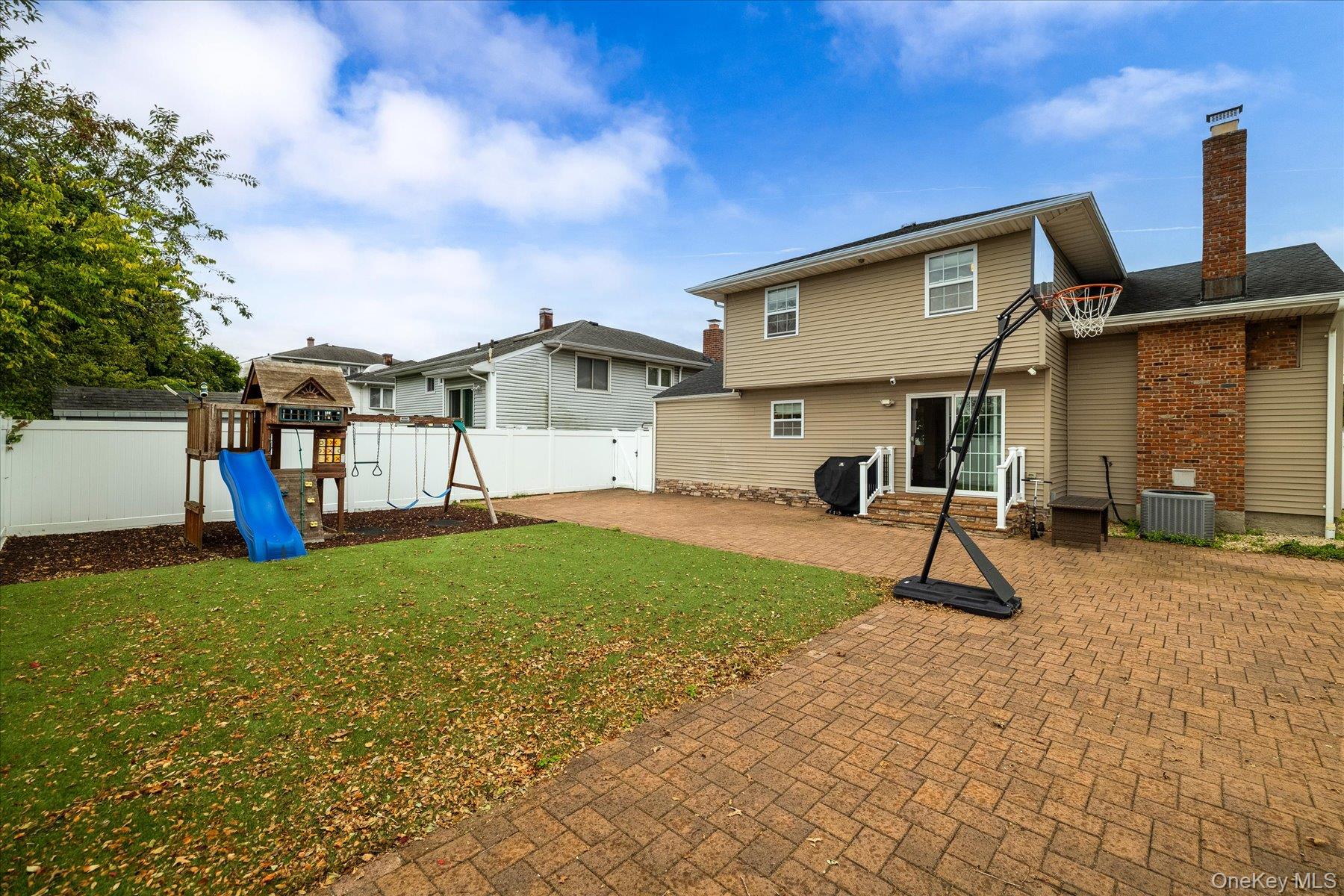 2941 Shore Road – For Sale photo 21