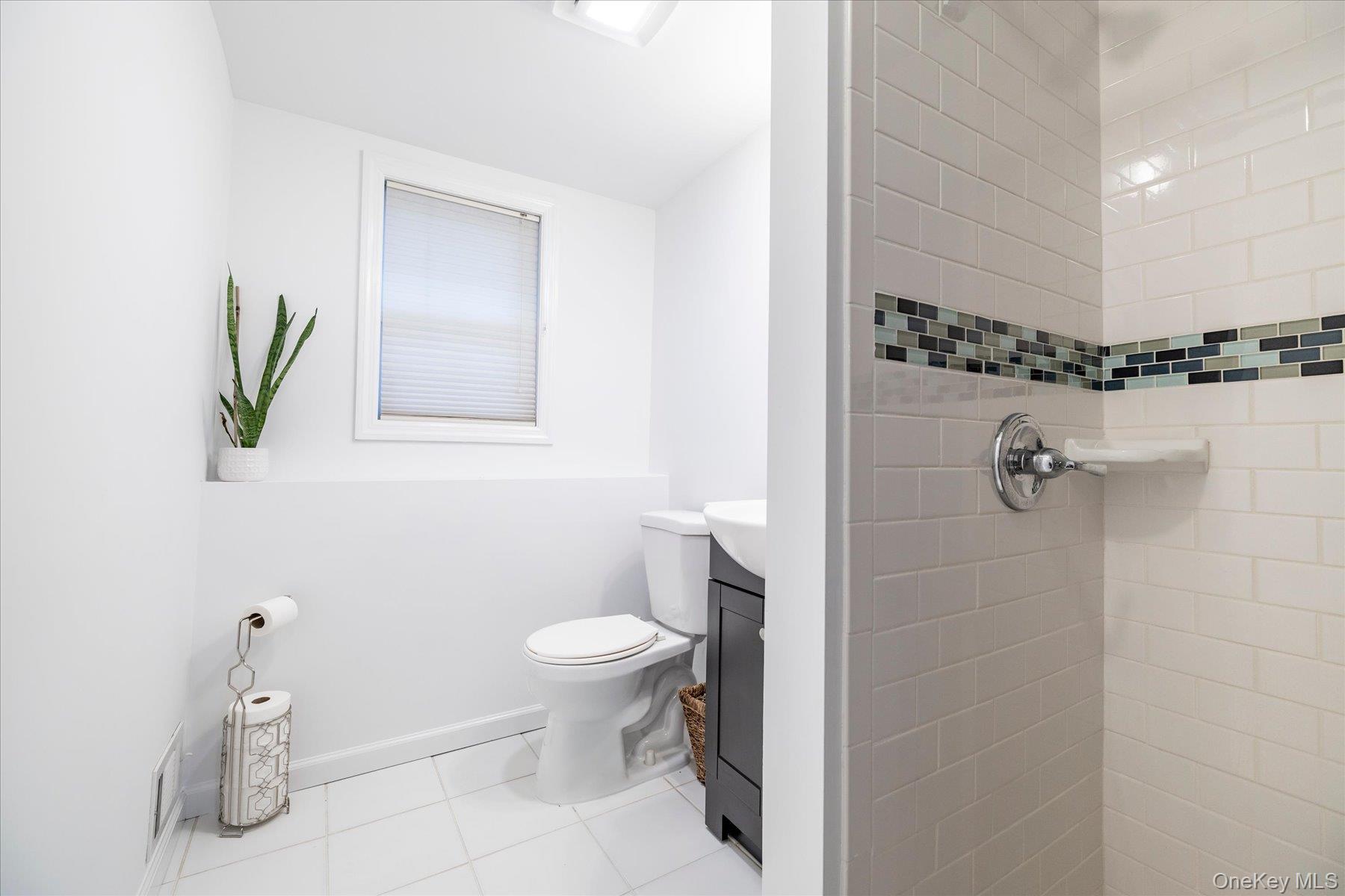 2941 Shore Road – For Sale photo 13