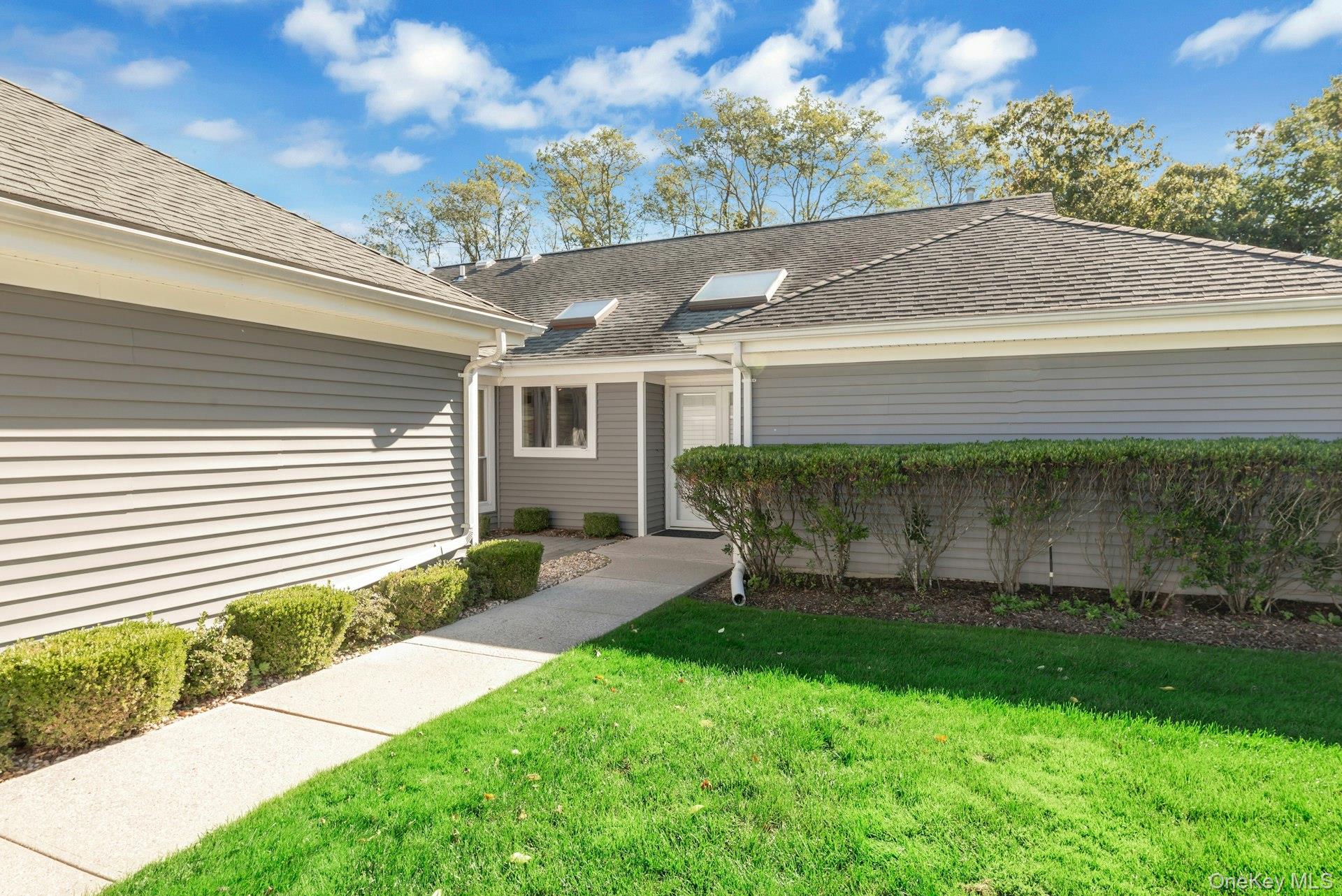 129 Captains Court – For Sale