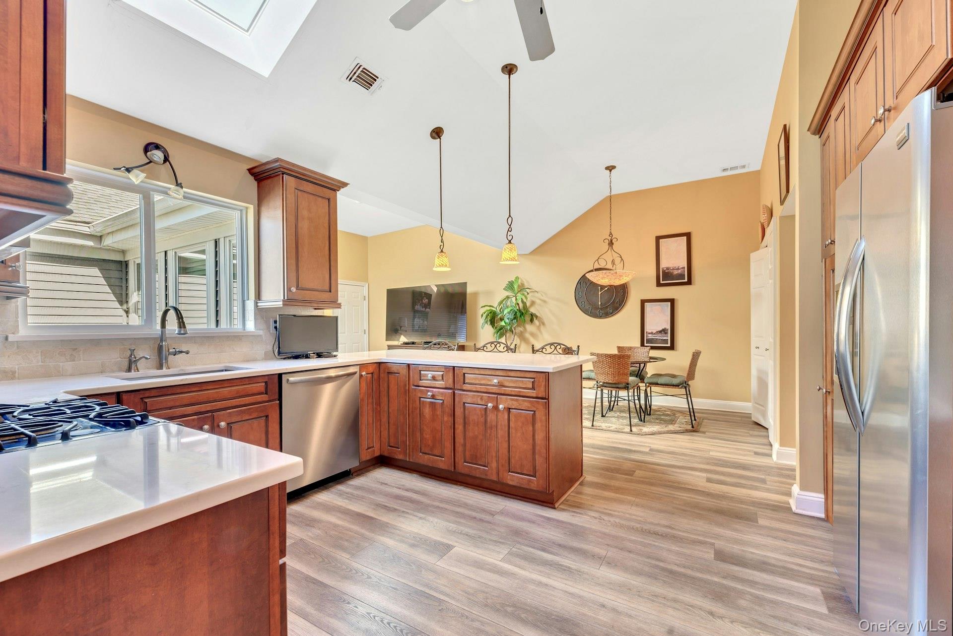 129 Captains Court – For Sale photo 7