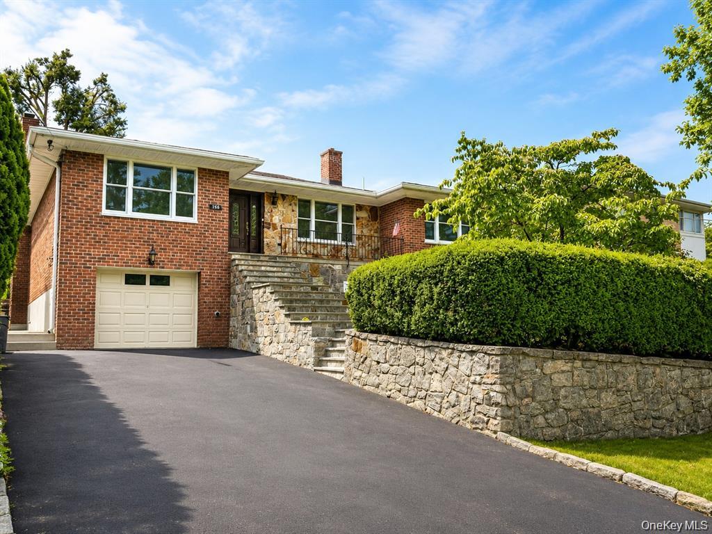 156 Valentine Street – For Rent
