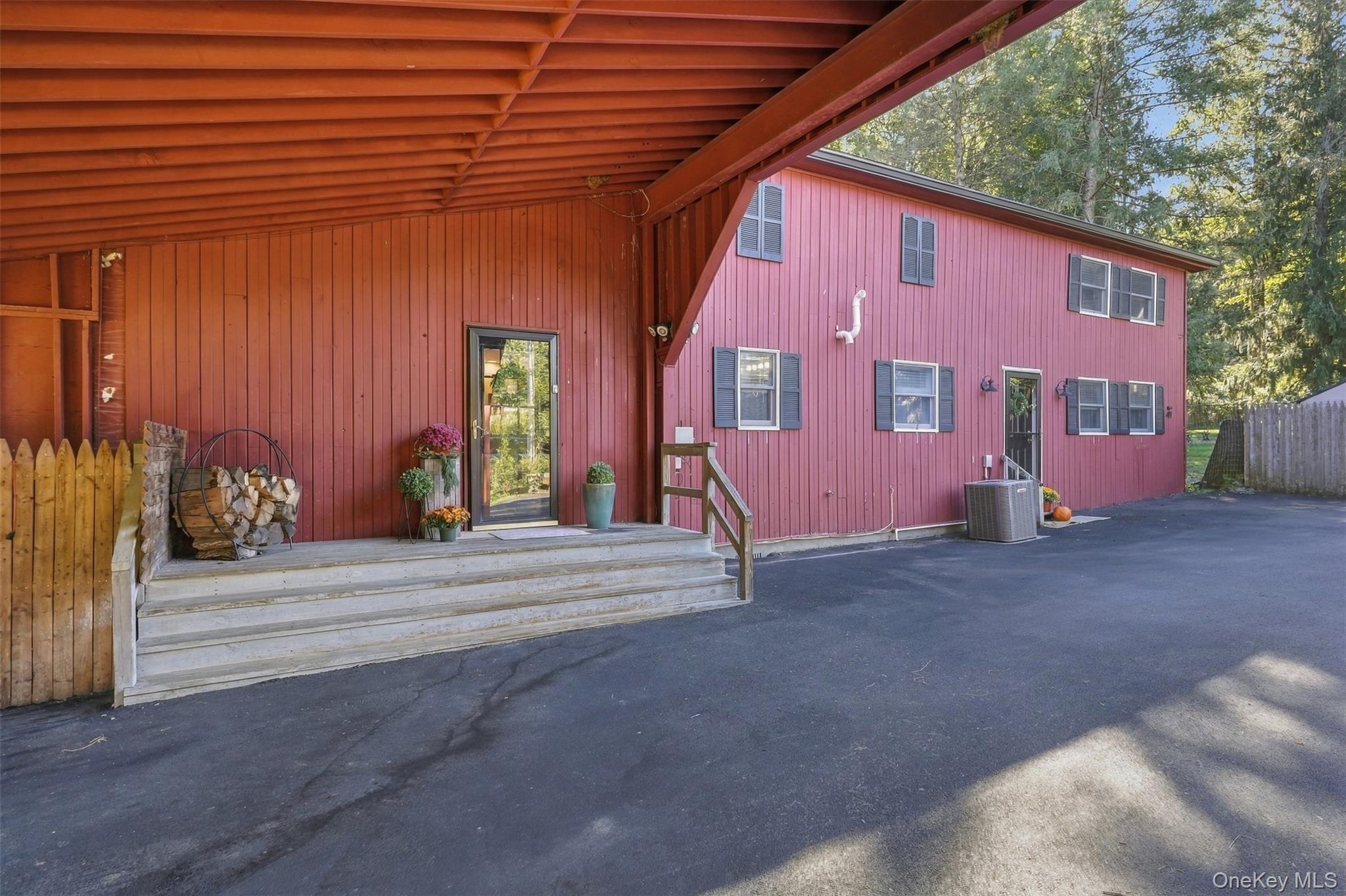 49 Weeks Avenue – For Sale photo 2