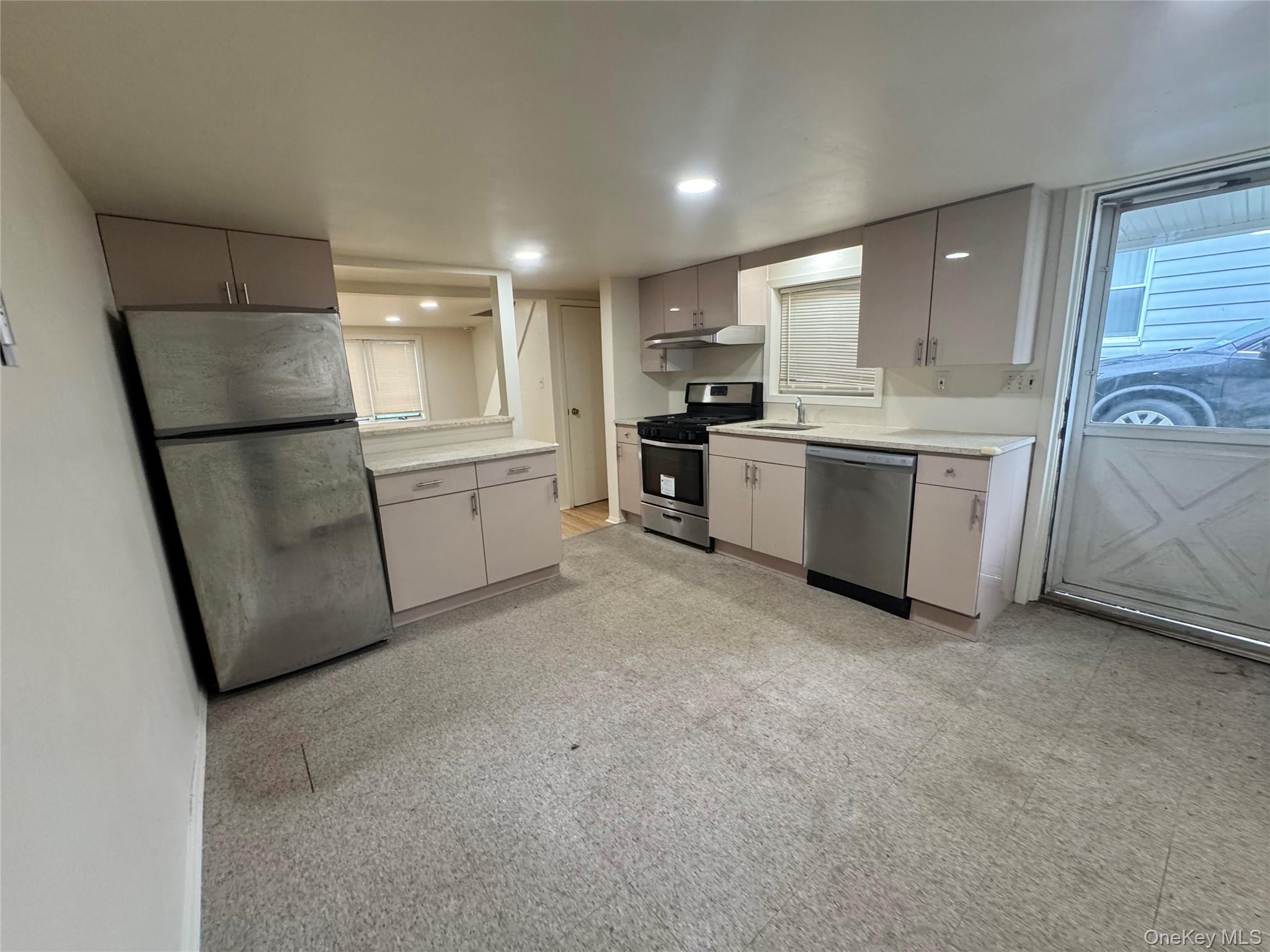 11 Lee Court, Unit A photo 7