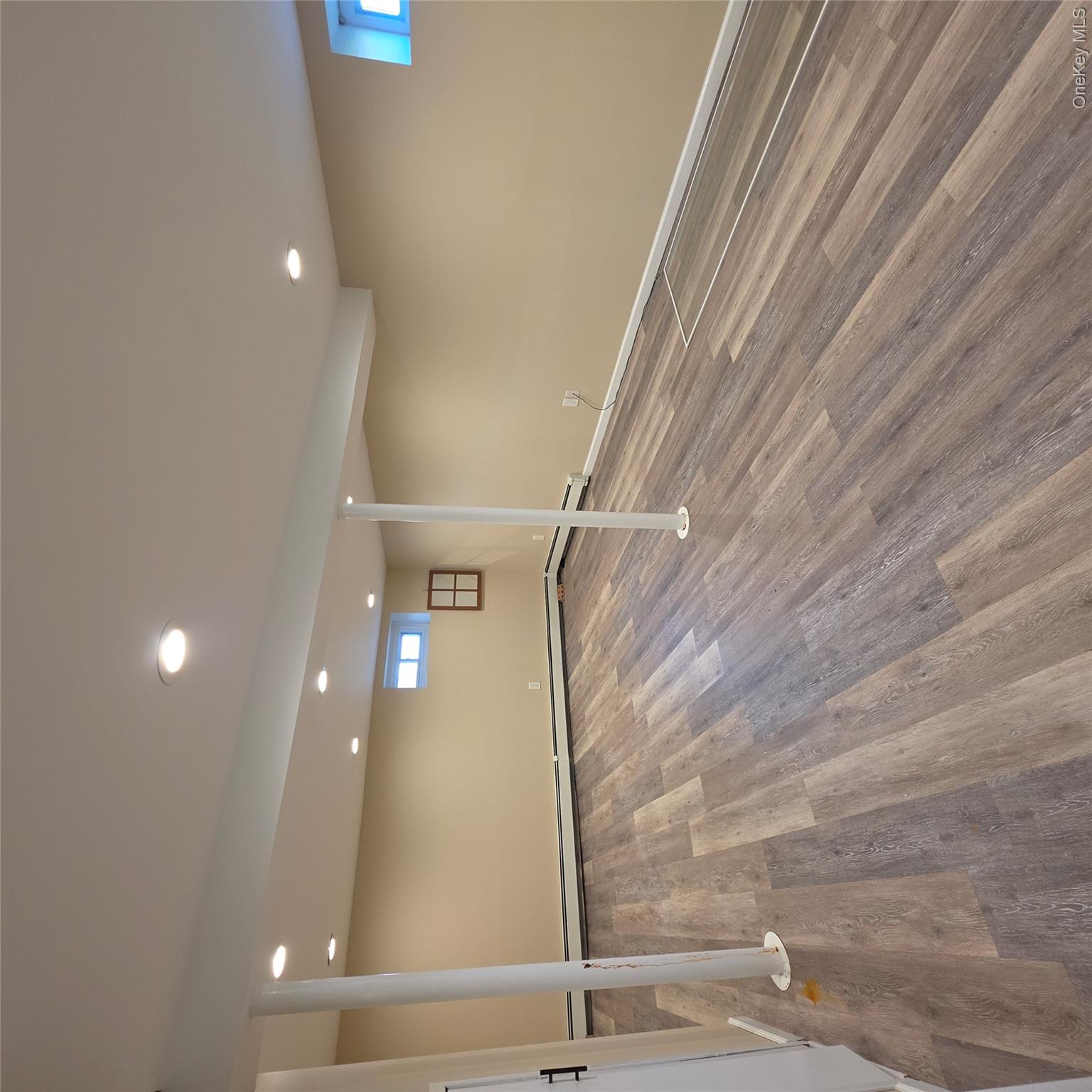 882 Leeds Court – For Rent photo 9