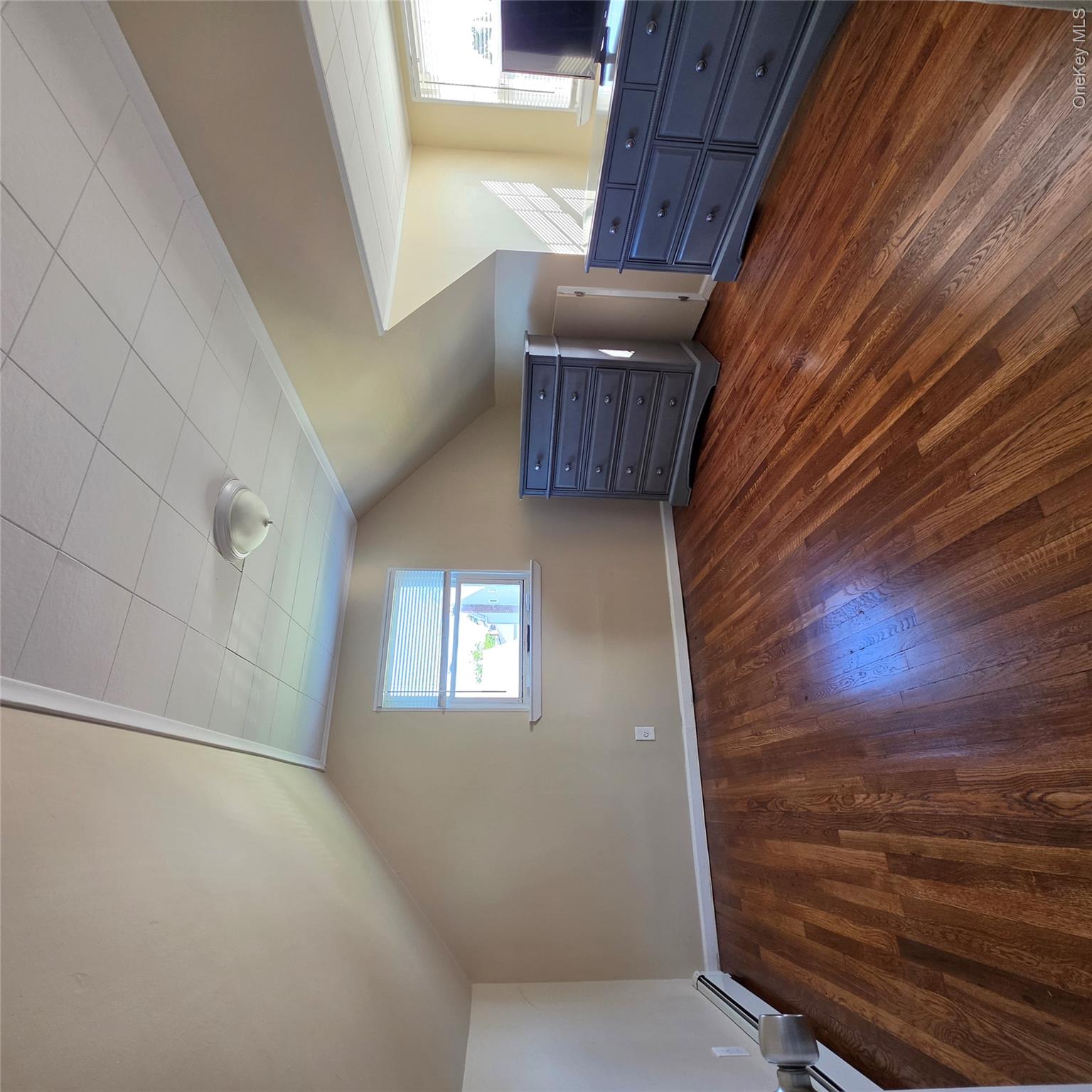 882 Leeds Court – For Rent photo 7