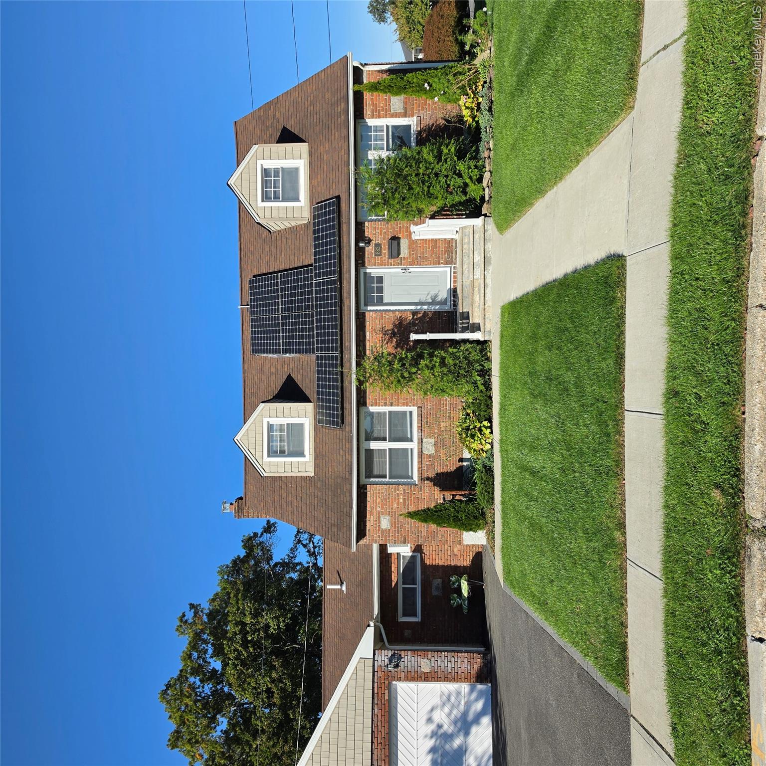 882 Leeds Court – For Rent