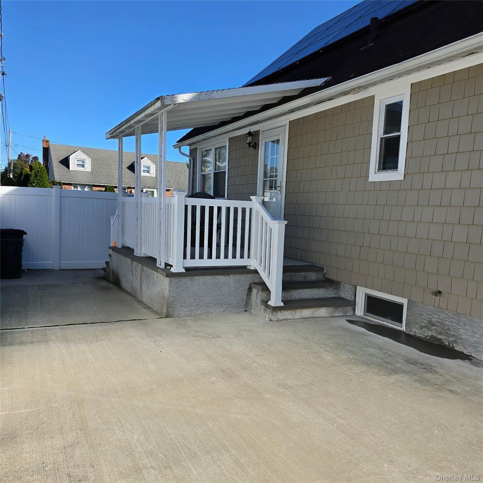 882 Leeds Court – For Rent photo 13