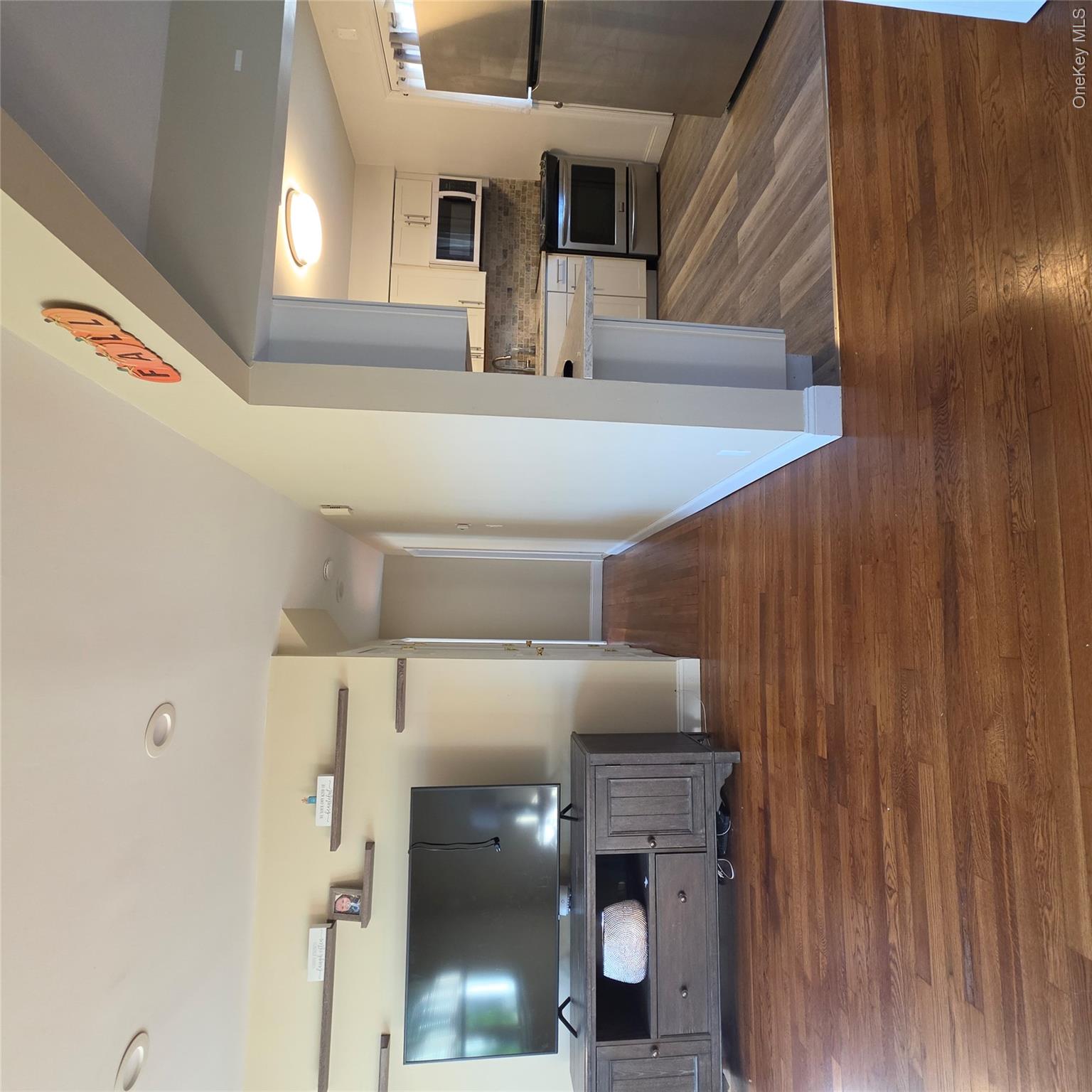 882 Leeds Court – For Rent photo 5