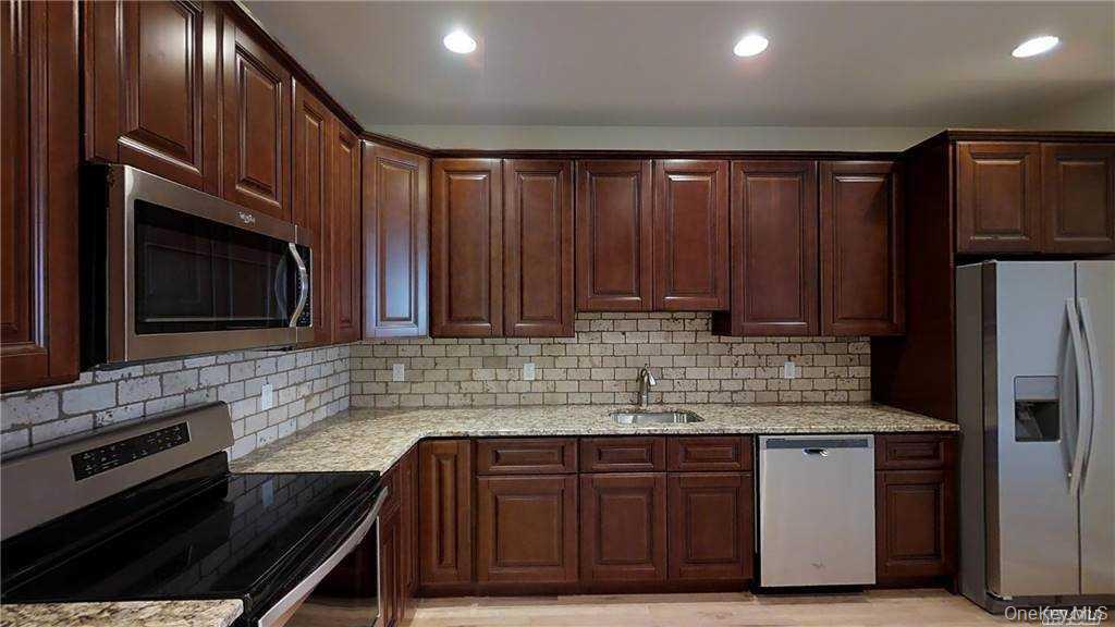 417 New York Avenue, Unit 2A