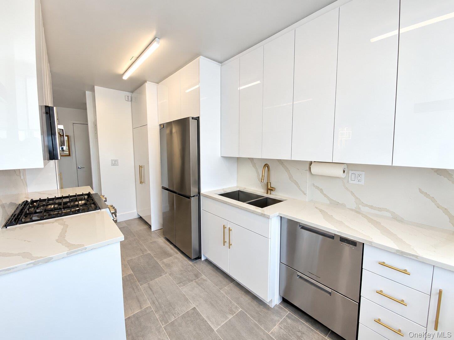 27110 Grand Central Parkway, Unit 31N photo 11