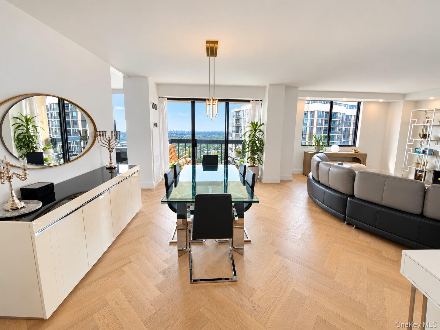 27110 Grand Central Parkway, Unit 31N photo 8