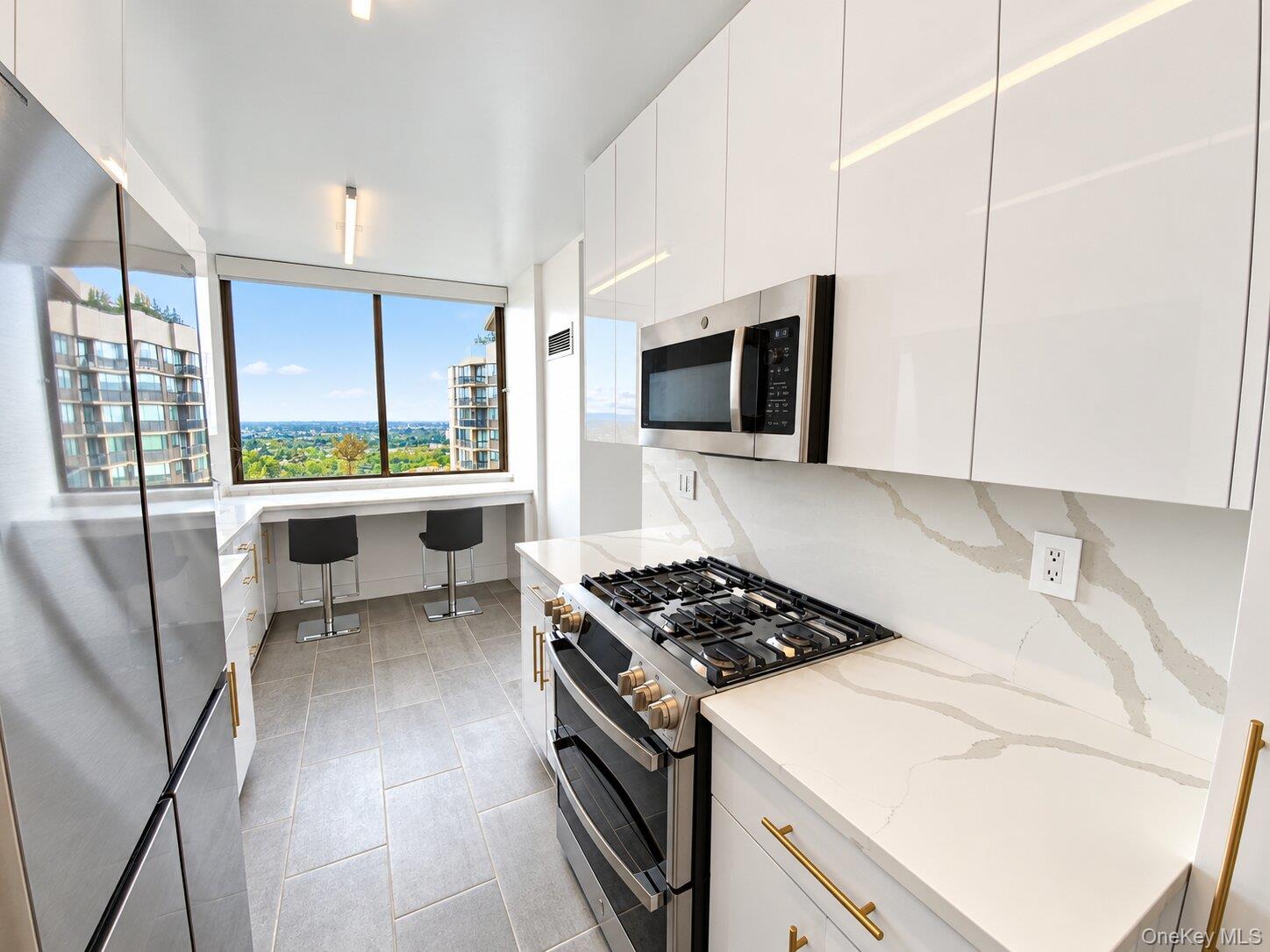 27110 Grand Central Parkway, Unit 31N photo 14