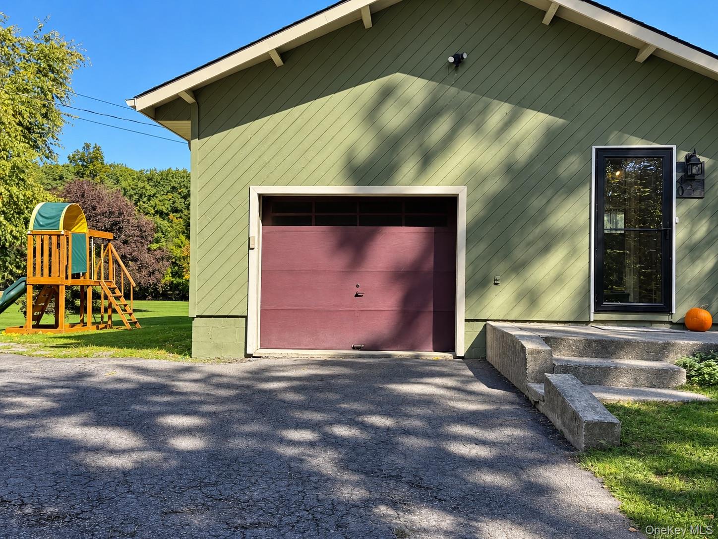 40 Fairway Drive – For Sale photo 2