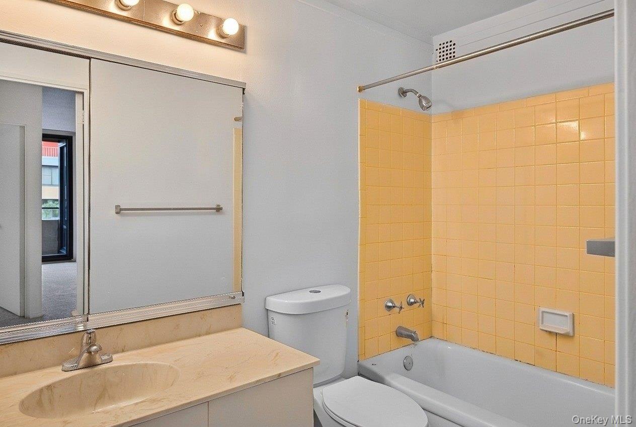 162-31 9th Avenue, Unit 9B photo 9